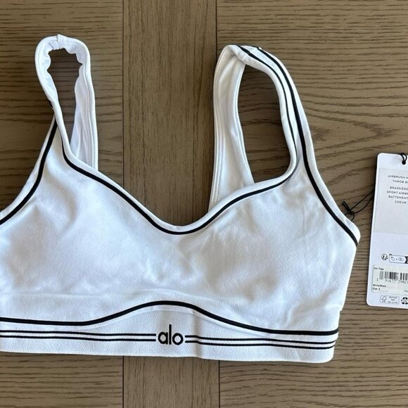 Alo Yoga Set Airbrush Heart Throb Bra Small & High Waist 7/8 Heart Throb Legging - Picture 3 of 6